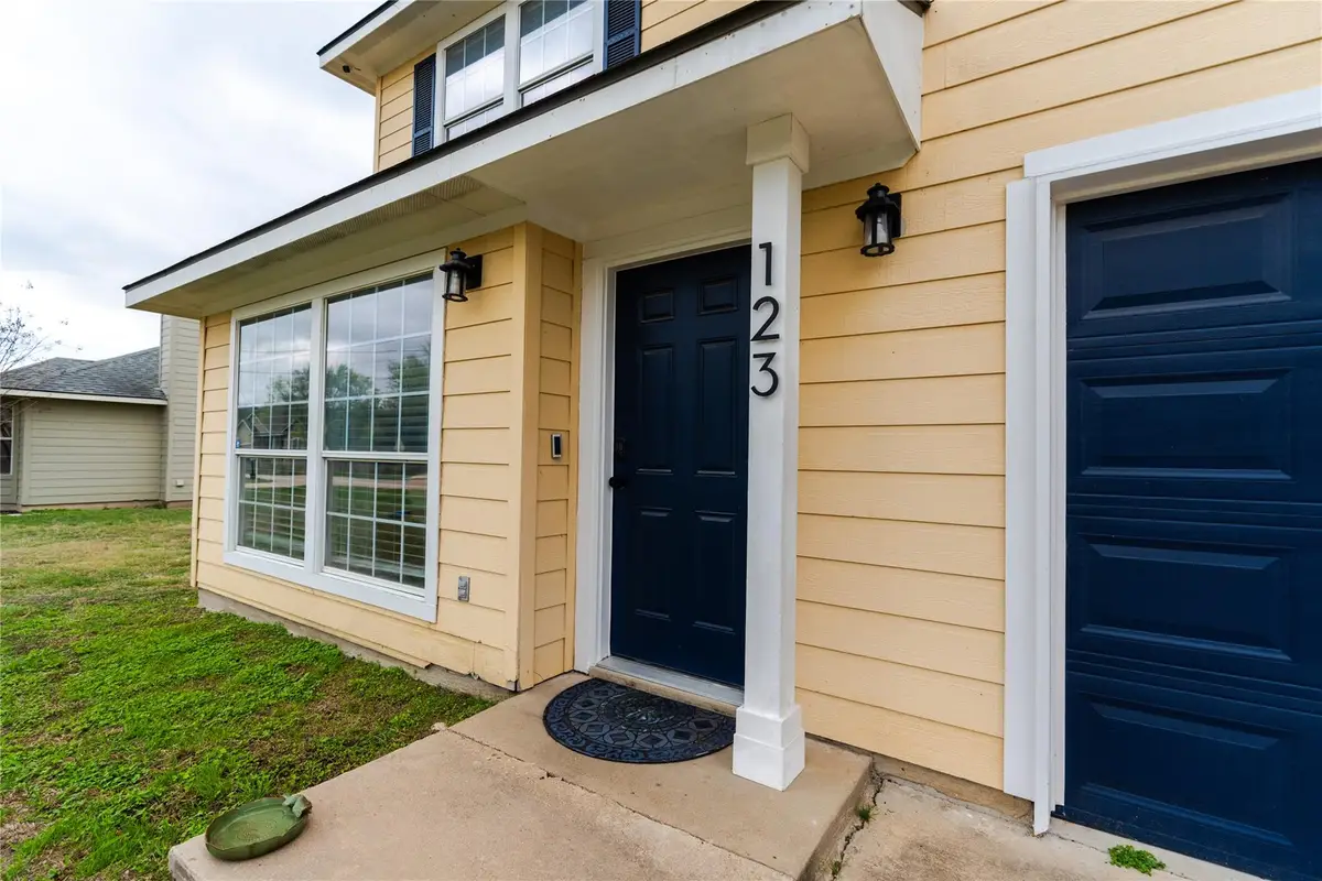 123 Kawainui Ln, Bastrop, TX 78602 - #1