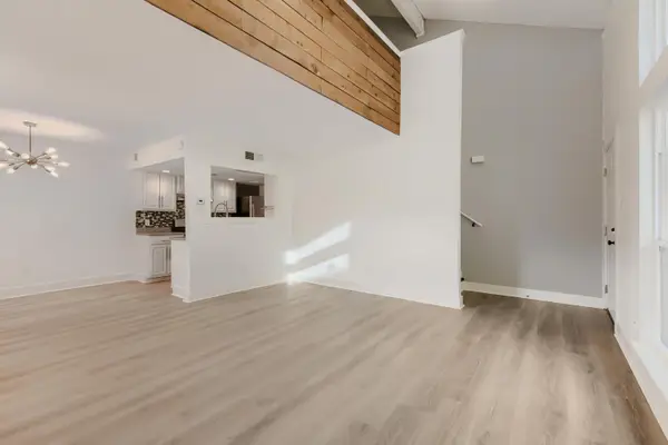 2124 Burton Dr #174, Austin, TX 78741