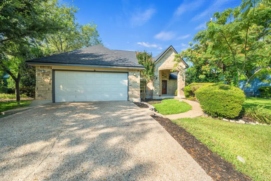 1204 Miami Dr, Austin, TX 78733 - Image #2