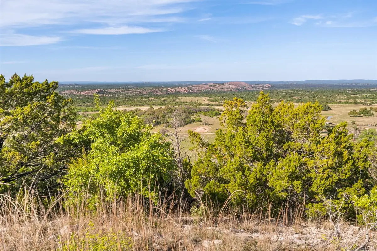 743 Welgehausen Rd, Fredericksburg, TX 78624 - #1