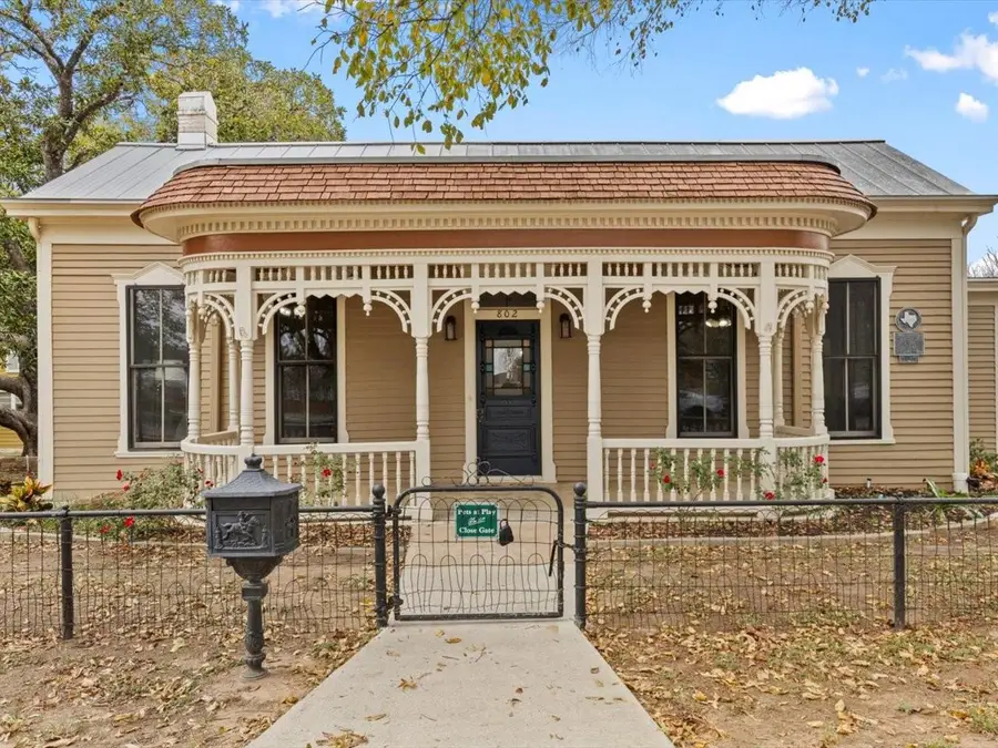 802 Main St, Bastrop, TX 78602 - Image #3