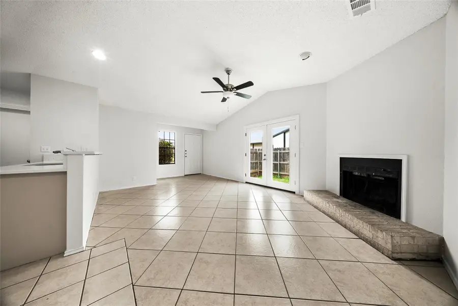 808 Lloyd Ln #A&B, Elgin, TX 78621 - #2