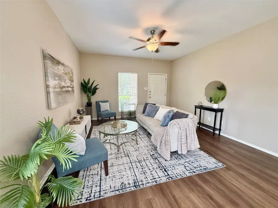 102 Williamson Cv, Elgin, TX 78621 - #3