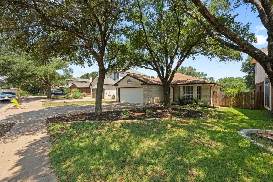 4620 Hoffman Dr, Austin, TX 78749 - Image #3