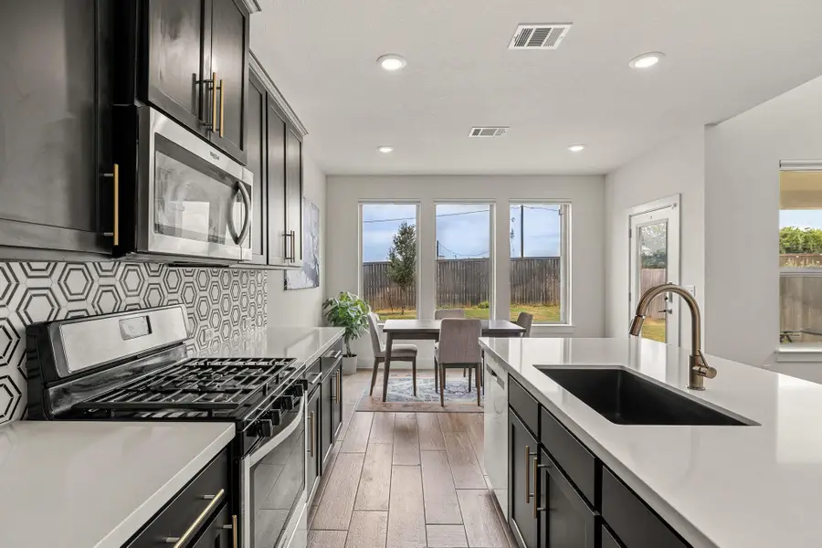 6205 Dumfries Ln, Austin, TX 78744 - Image #2