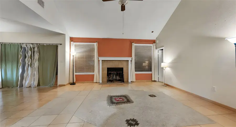 9111 Hazelhurst Dr, Austin, TX 78729 - Image #2