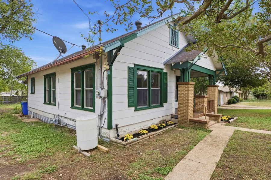 508 Sloan St, Taylor, TX 76574 - #2