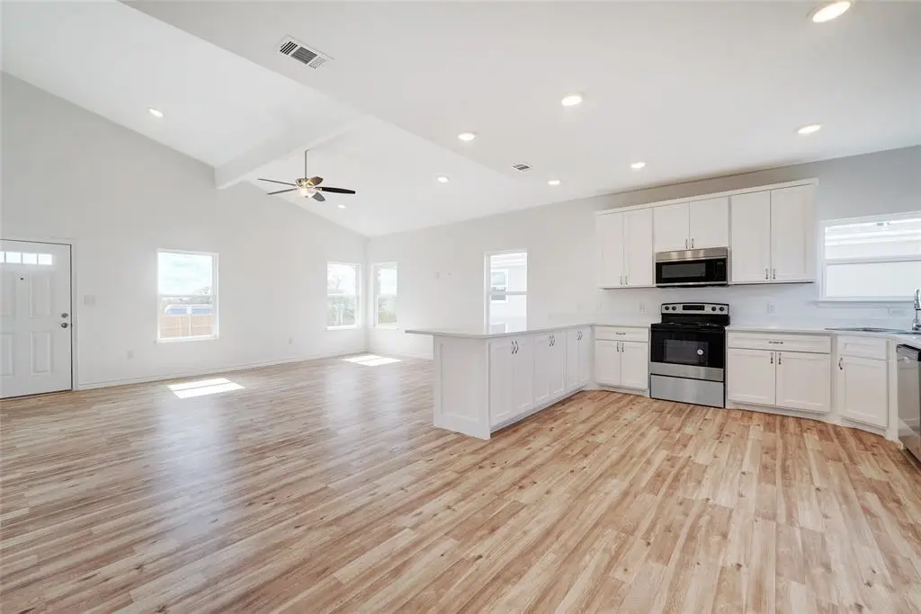 231 La Fortuna Dr, Del Valle, TX 78617 - Image #1