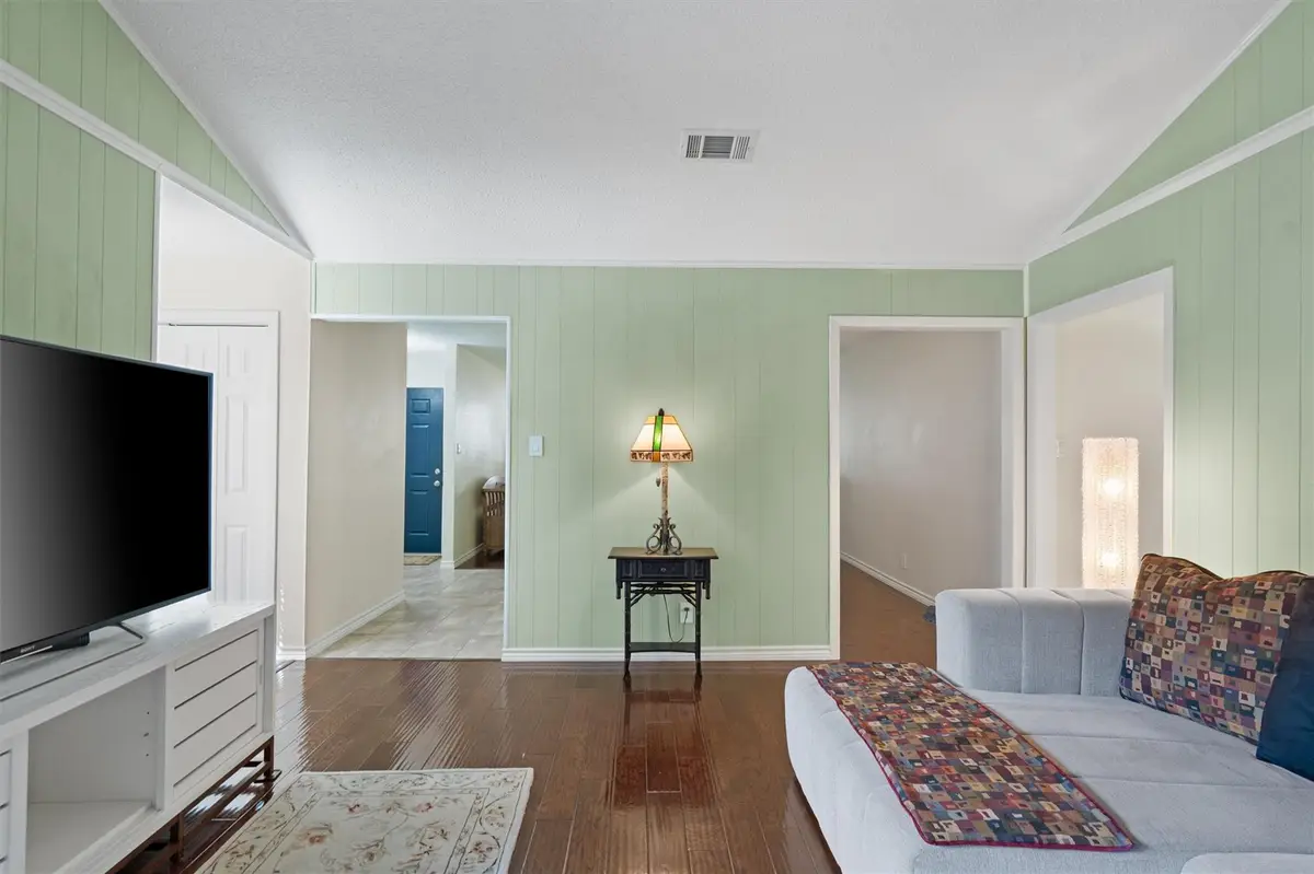 13215 Woodthorpe St, Austin, TX 78729 - Image #1
