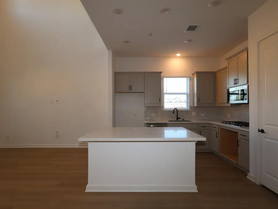 458 Bishop Wood Rd, Dripping Springs, TX 78620 - Image #3