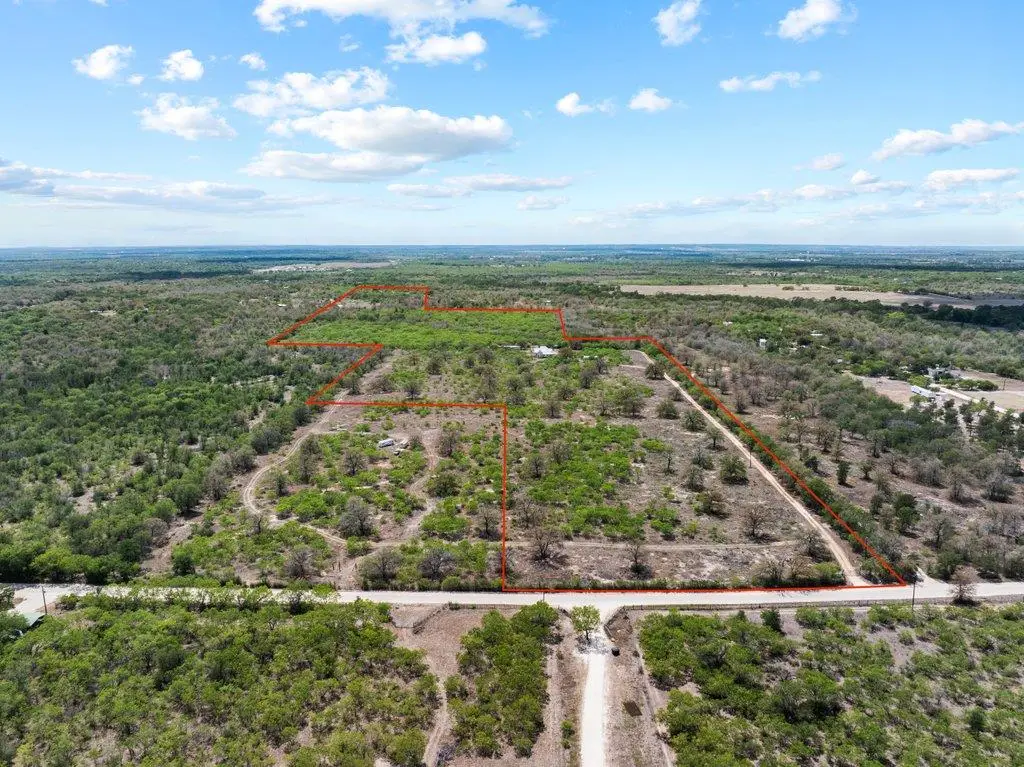 2124 Bugtussle Ln, Luling, TX 78648 - #1