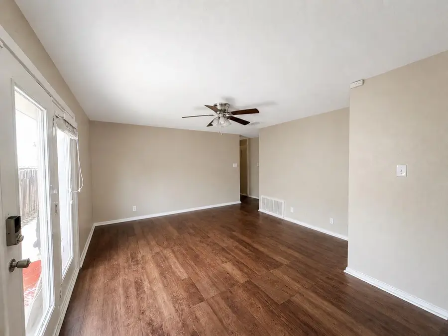 5624 Signal Pt, Austin, TX 78724 - #2