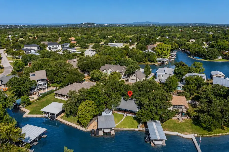 410 Robinhood Ln, Granite Shoals, TX 78654 - #2