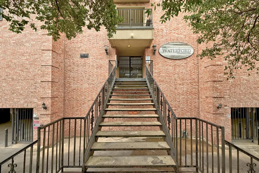 2401 Leon St #306, Austin, TX 78705 - Image #2