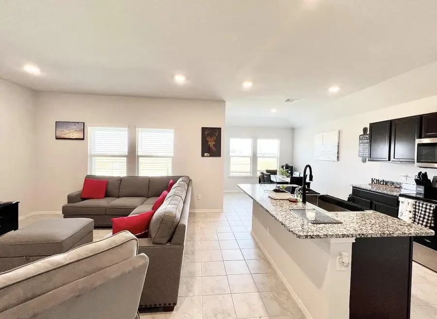 544 Taggart Trl, Jarrell, TX 76537 - Image #3