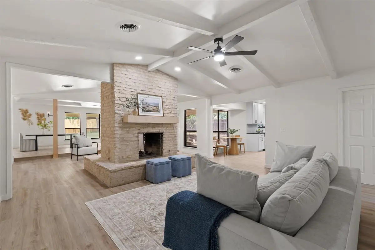 703 Parkway St, Georgetown, TX 78628 - #1