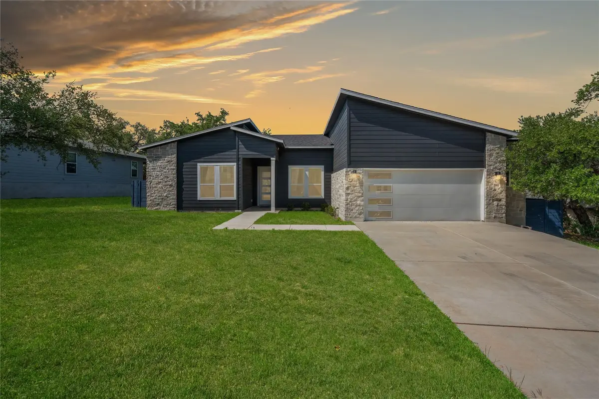 21811 Oxford Dr, Lago Vista, TX 78645 - Image #1