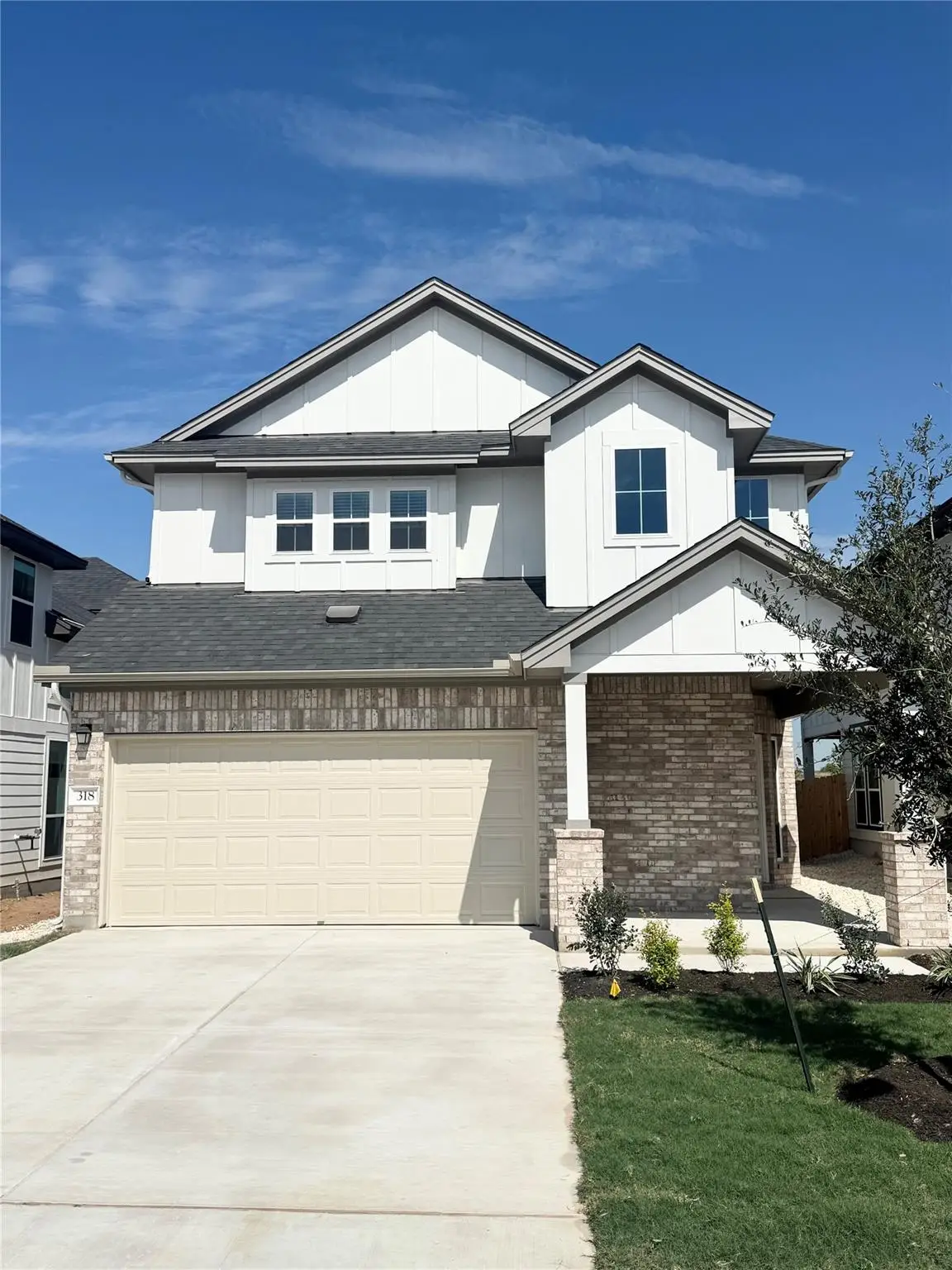 318 Young St, Buda, TX 78610 - #1
