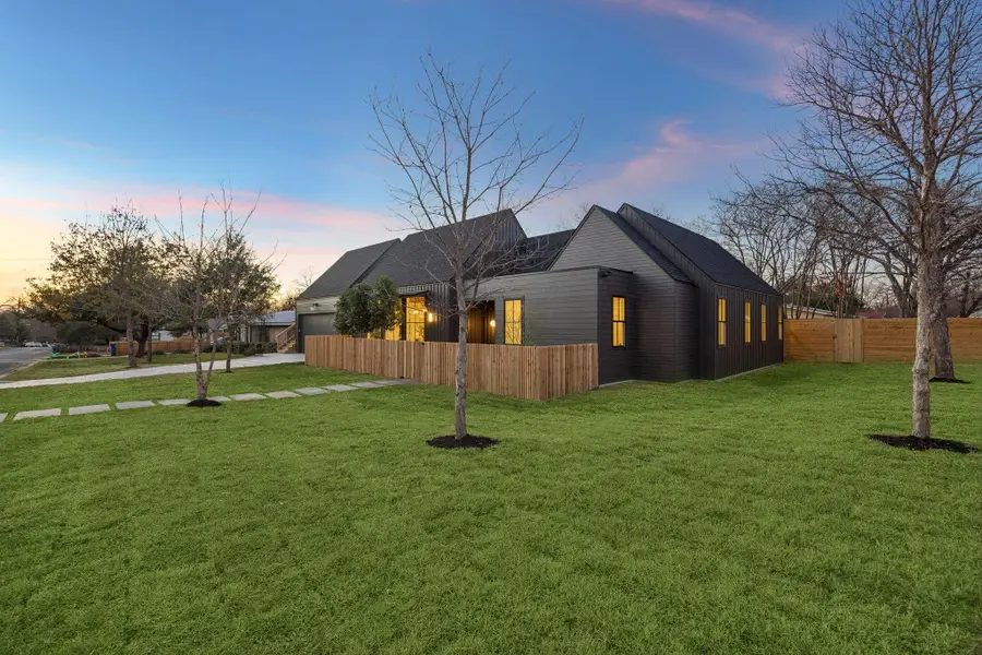 4700 Philco Dr, Austin, TX 78745 - #3