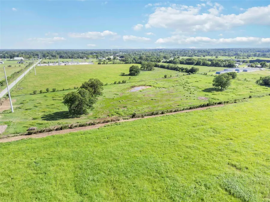 660 American Legion Rd, Smithville, TX 78957 - Image #2