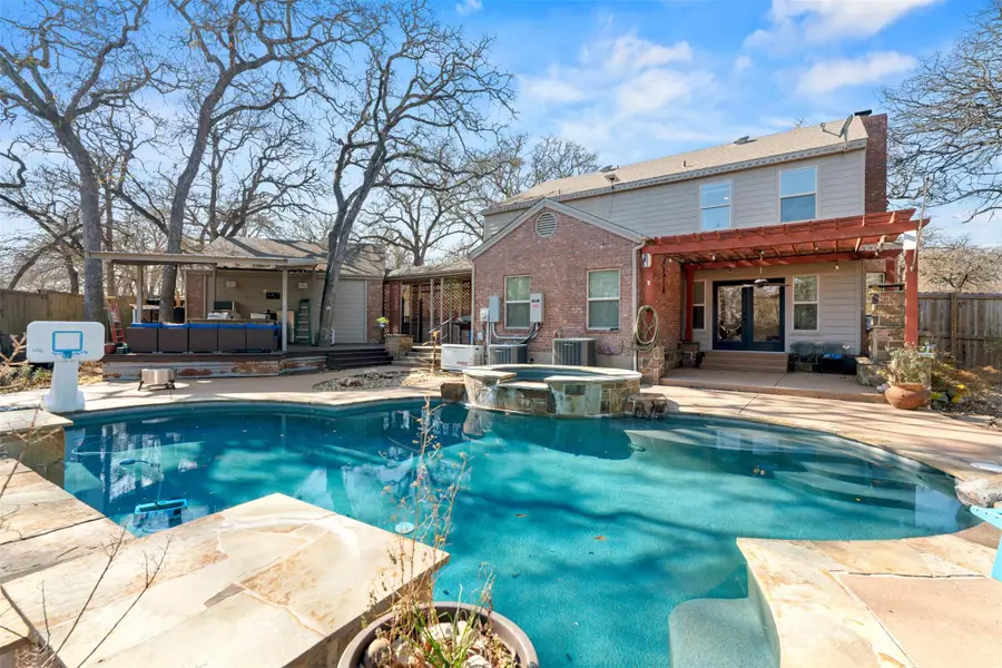 712 Enfield Dr, Rockdale, TX 76567 - #2