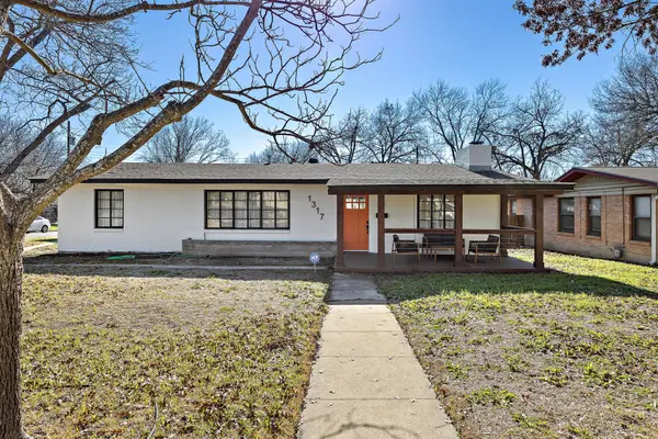 1317 Cloverleaf Dr, Austin, TX 78723