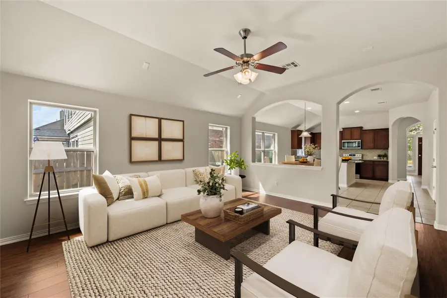 111 Wallin Farms Dr, Hutto, TX 78634 - Image #2