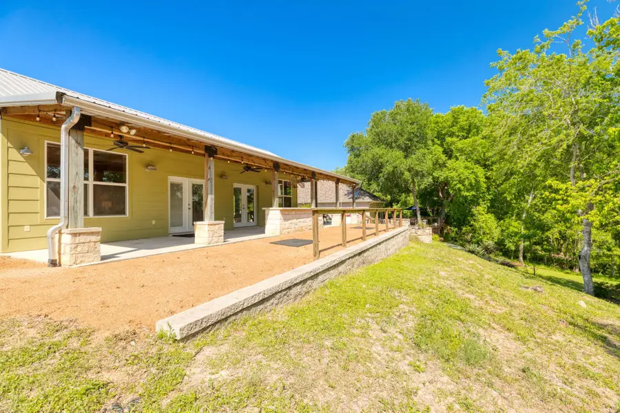 326 Red Bird Ln, Kingsbury, TX 78638 - #2