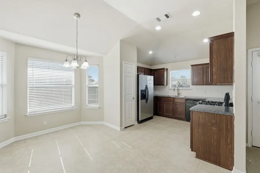 119 Bayliss St, Hutto, TX 78634 - Image #3