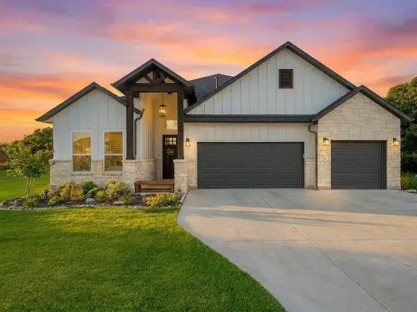 150 Mcnaughton Dr, Liberty Hill, TX 78642