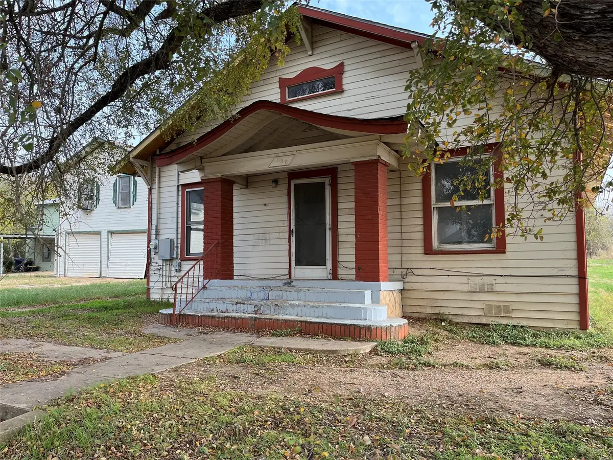 106 N Pear St, Rockdale, TX 76567 - Image #1