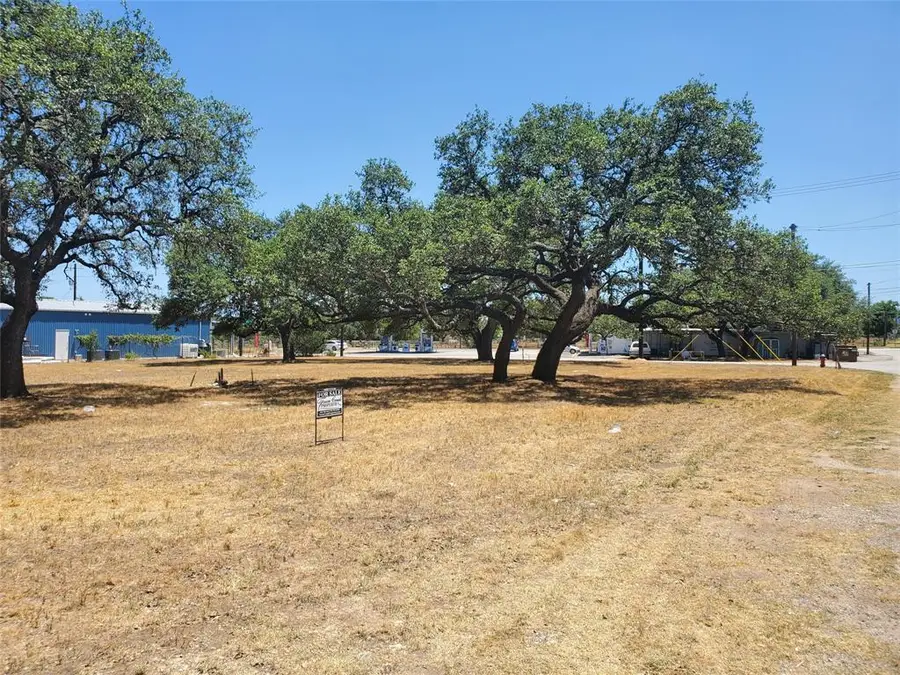 104 N Avenue N St, Johnson City, TX 78636 - Image #3