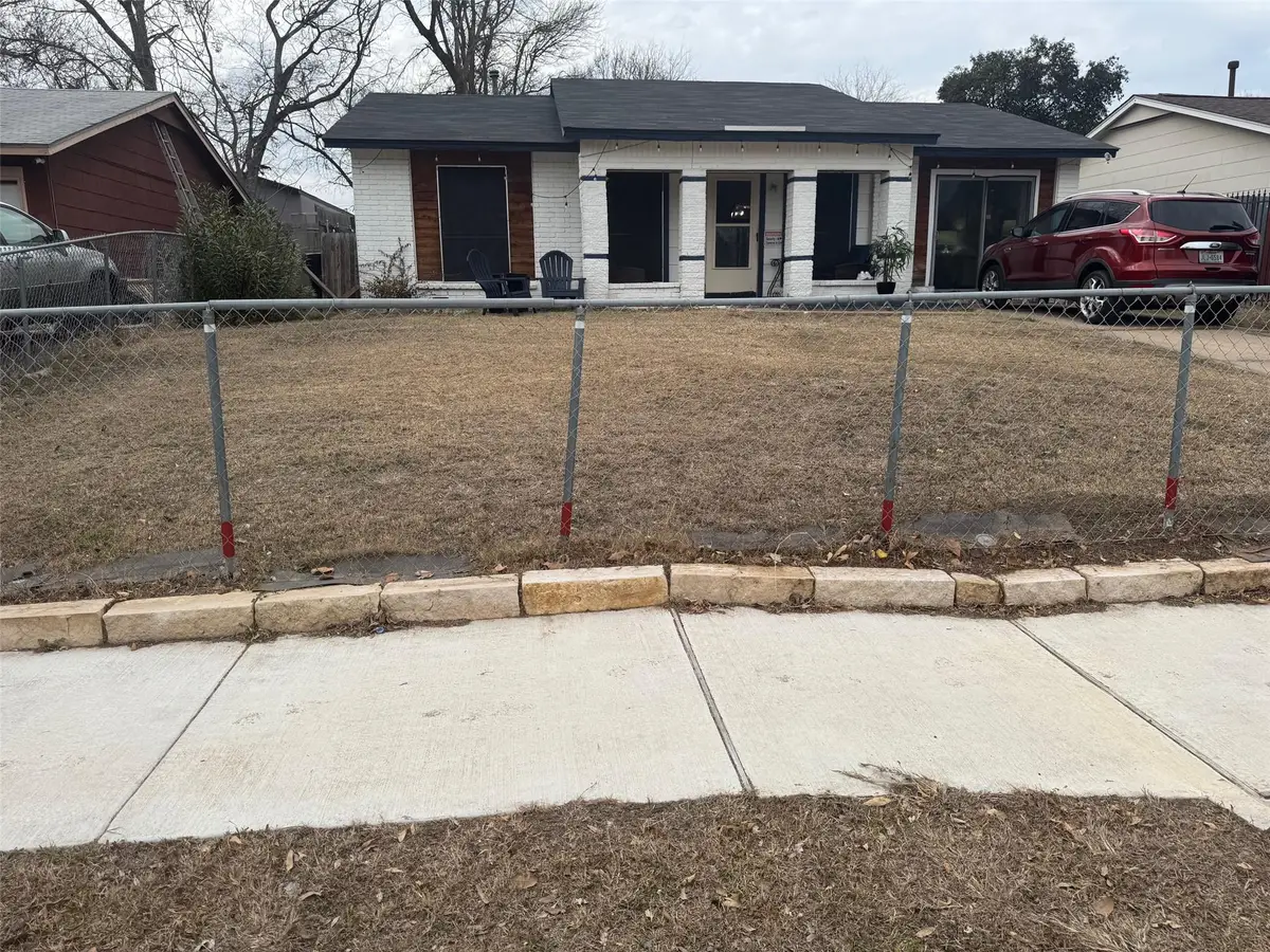 6604 Stonleigh Pl, Austin, TX 78744 - #1