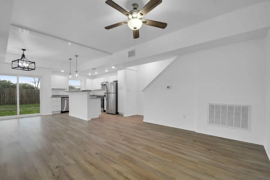 1000 E Fannin St, Luling, TX 78648 - Image #3