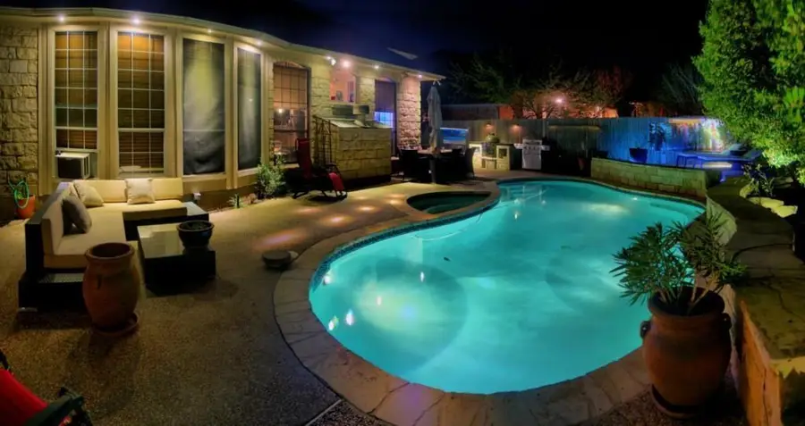 10033 Scull Creek Dr, Austin, TX 78730 - Image #2