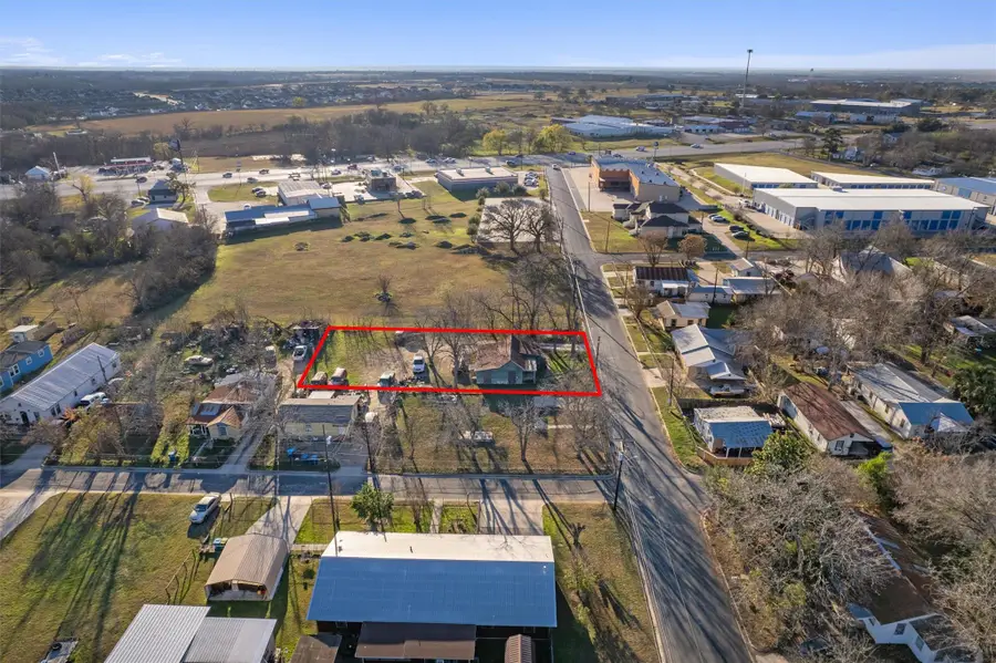 503 W Alamo St, Elgin, TX 78621 - Image #2