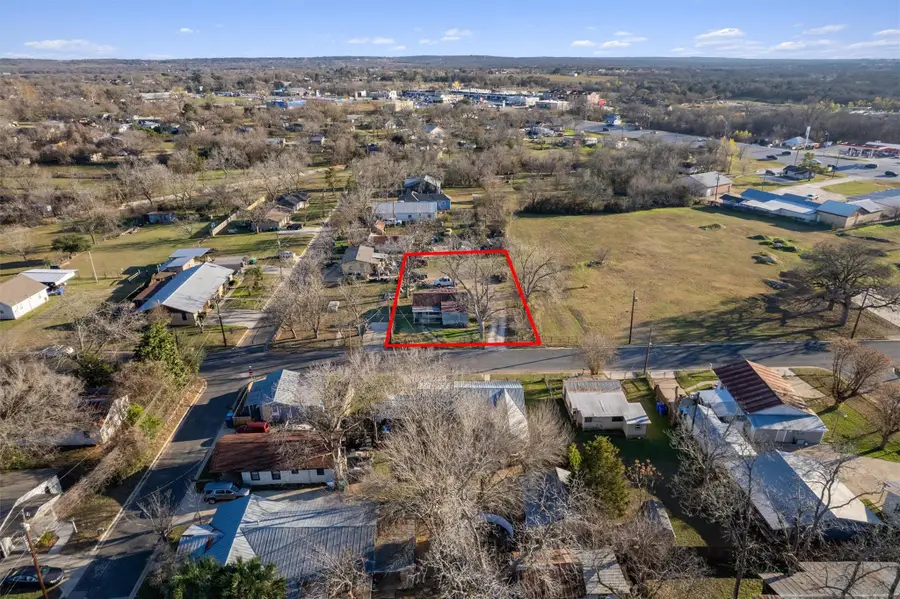 503 W Alamo St, Elgin, TX 78621 - Image #3