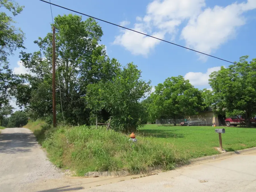 307 Peach, Rockdale, TX 76567 - Image #3