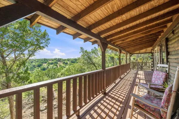 250 Gant Rd, Dripping Springs, TX 78620