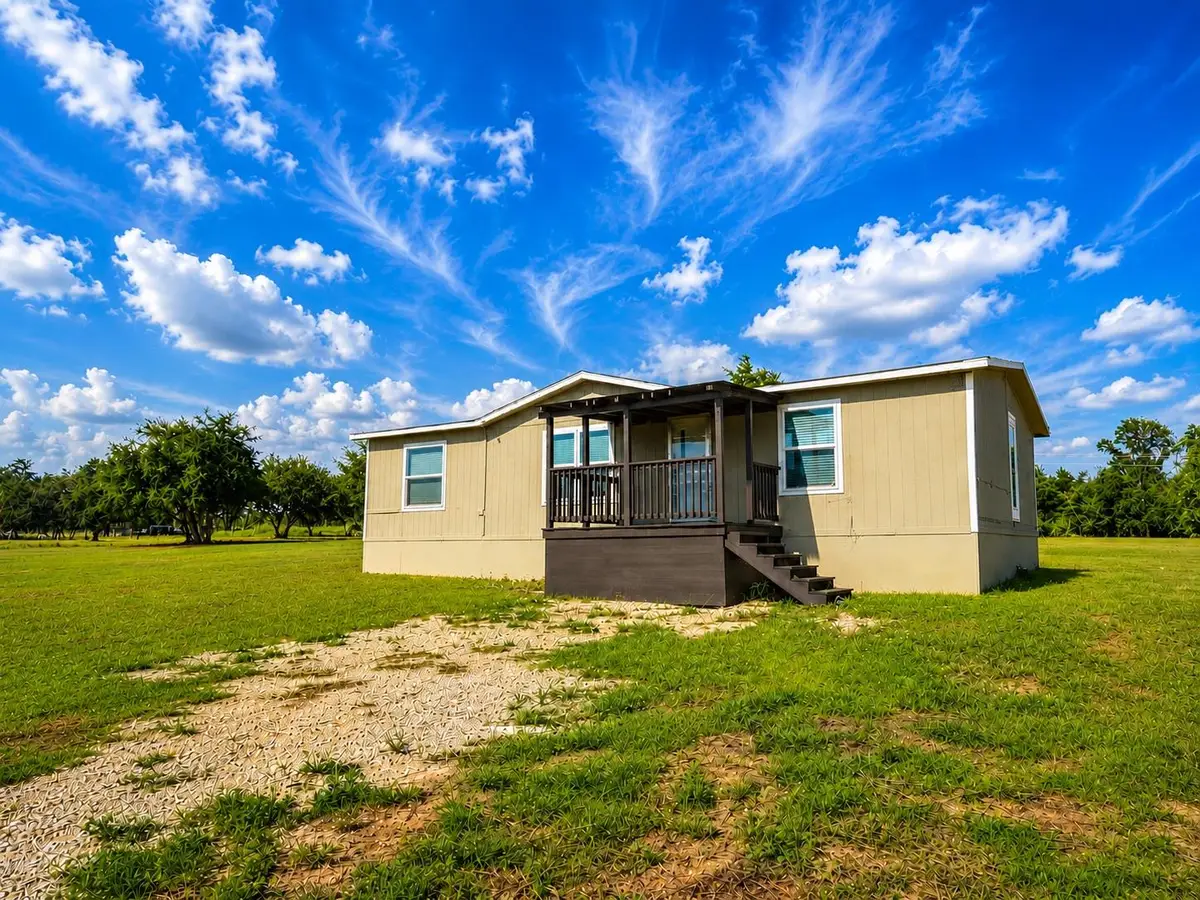 126 Esperanza Dr, Bastrop, TX 78602 - #1