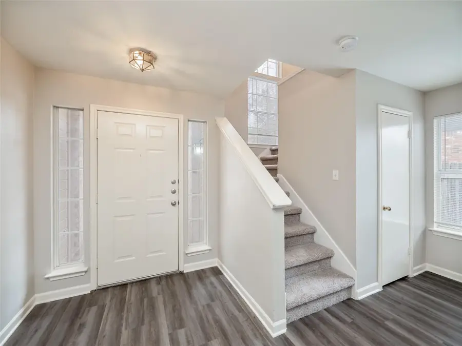 1917 White Oak Cir, Round Rock, TX 78681 - Image #2