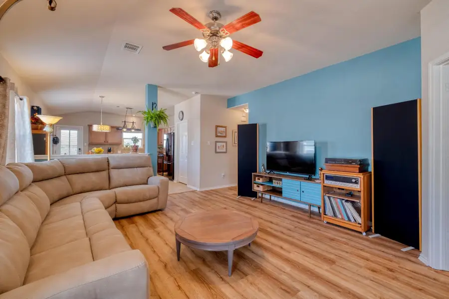 303 Baldwin St, Hutto, TX 78634 - Image #2