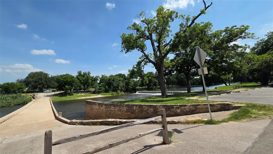 530 W 22nd St, Georgetown, TX 78626 - #3