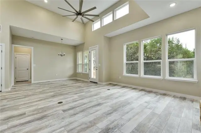 20401 Rockpark Ln, Lago Vista, TX 78645 - #3