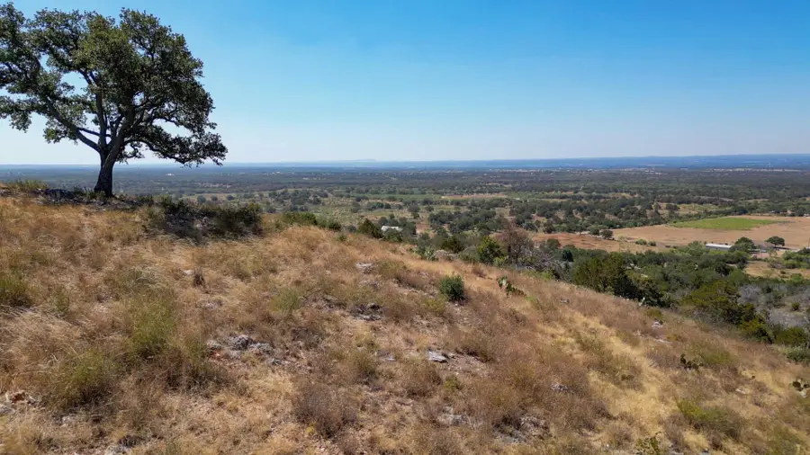 21 Southview Ct, Kingsland, TX 78639 - Image #2