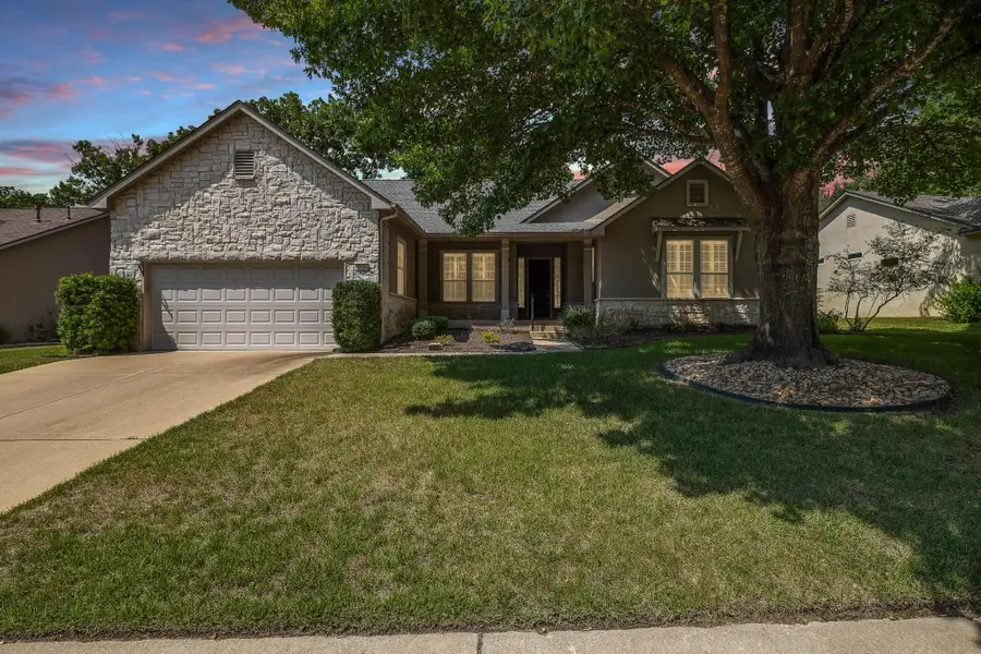 196 Whispering Wind Dr, Georgetown, TX 78633 - Image #2