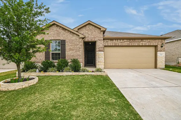 1915 T H Johnson Dr, Taylor, TX 76574