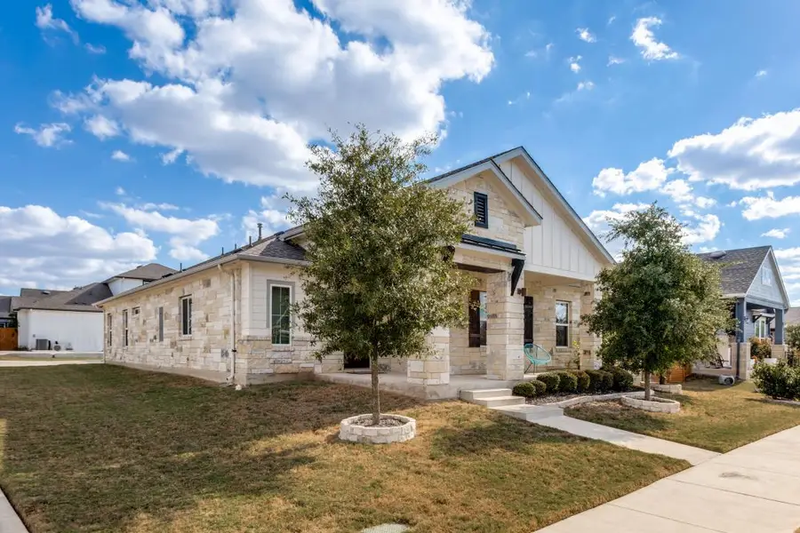 7909 Donnelley Dr, Austin, TX 78744 - Image #2