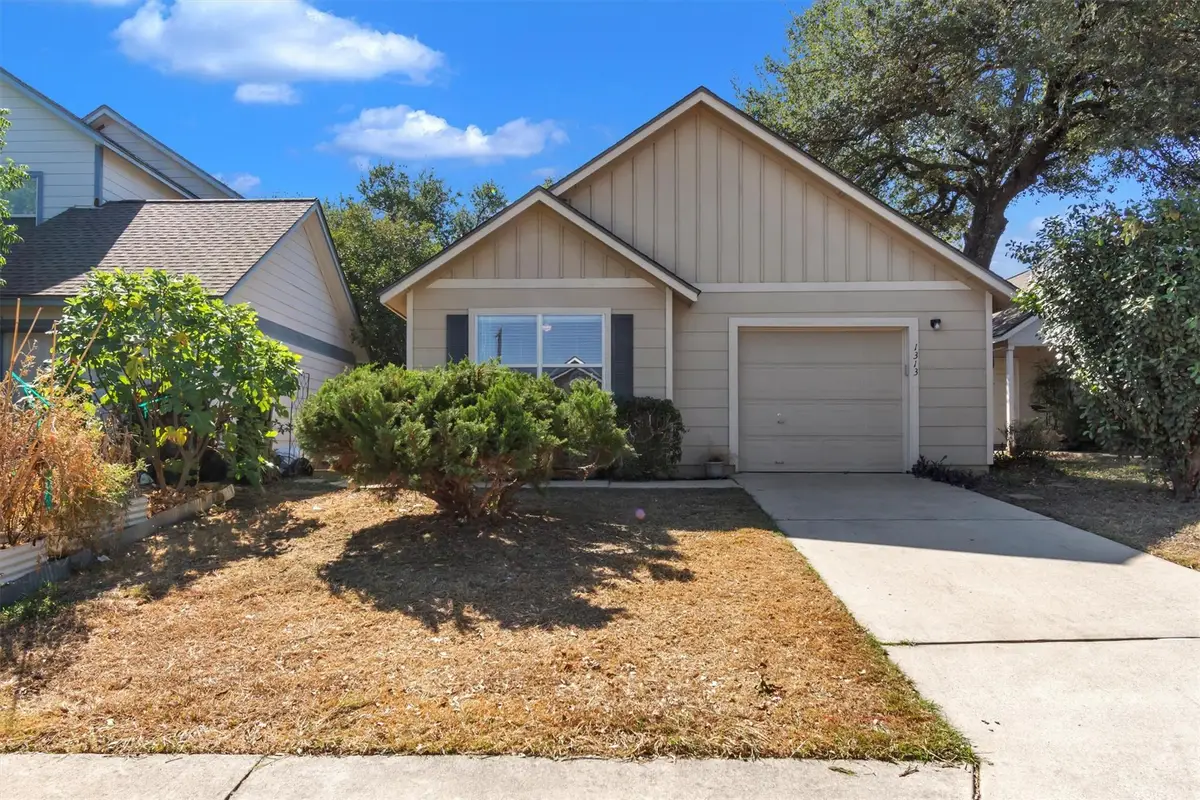 1313 E 3rd St, Georgetown, TX 78626 - #1