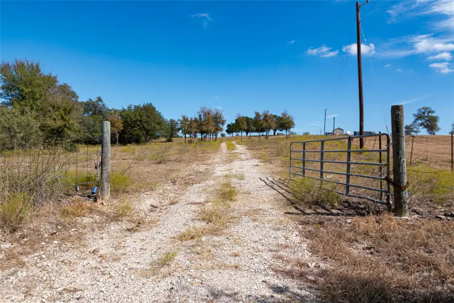 2364 Westwood Rd, Lockhart, TX 78644 - Image #2